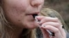 مصرف سیگارهای الکترونیکی در بین نوجوانان افزایش یافته و موجب نگرانی شده است.