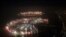 Pháo bông mừng Năm Mới tại Đảo Palm Jumeirah, Dubai, nơi giới tài phiệt Nga đổ xô đến mua nhà. 