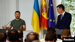 Президент Украины Владимир Зеленский и премьер-министр Испании Педро Санчес проводят совместную пресс-конференцию. Мадрид, 27 мая 2024 г. 