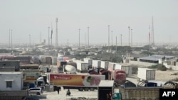 کامیون‌های گرفتار در گذرگاه مرزی ریمدان-گبد - ۲۹ مهر ۱۴۰۵