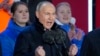 俄罗斯总统普京胜选后在莫斯科庆祝他成功连任的音乐会上发表讲话。（2024年3月18日）