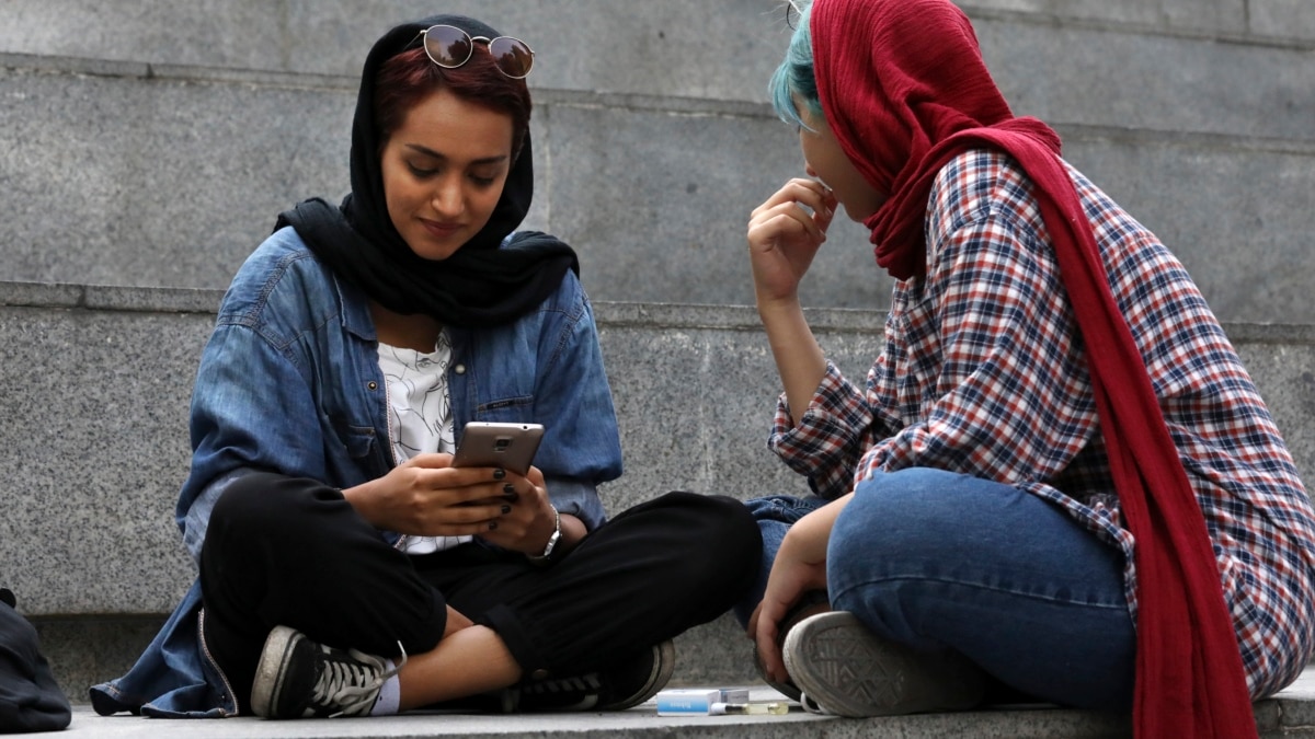 The US Treasury updates its guidance to let US tech companies expand their internet services in Iran, after the country took most of its ~83M citizens offline (Voice of America)