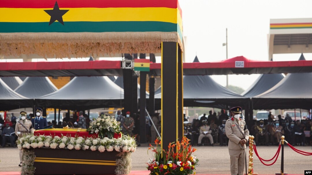 Isandugu ririmwo uwahoze ari perezida wa Ghana, Jerry John Rawlings mu muhango wa nyuma wo kumushingura. Accra, Ghana, Kw'italiki ya 27/01/2021. 