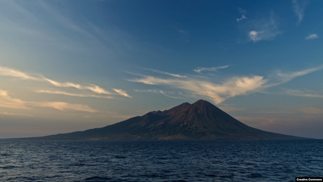 Gunung Sangeang Api di Sumbawa. (Foto: Ilustrasi)