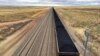 Un tren transporta carbón de una mina de Wyoming. El carbón parecía haber tocado un nuevo mínimo hace apenas dos semanas, cuando se reportó que la producción había caído un 6,5% en todo el mundo en 2016.