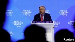 Sekjen PBB Antonio Guterres saat berbicara pada Forum Ekonomi Dunia (WEF) 2023 di Davos, Swiss (foto: dok). 