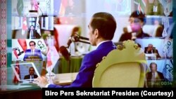 Presiden Joko Widodo mengikuti konferensi tingkat tinggi (KTT) G20 secara virtual dari Istana Bogor, Minggu, 22 November 2020. (Foto: Biro Pers Sekretariat Presiden)