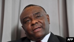 Makamu rais wa zamani wa DRC Jean-Pierre Bemba akizungumza na waandishi wa habari mjini Brussels, July 24, 2018. 