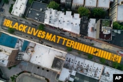 George Floyd'un ölümünün ardından 15 Haziran 2020'de New York'un Brooklyn mahallesindeki Fulton Caddesi'ne dev harflerle "Black Lives Matter" yazıldı.