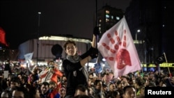 Studenti su u petak uveče stigli u Kragujevac ( REUTERS/Marko Djurica)