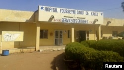 Vue sur l'hôpital de Dousseyni Daou à Kayes, au Mali, le 25 octobre 2014.