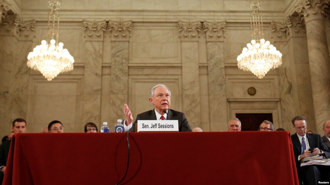 Senator Džef Sešns svedoči u američkom Senatu, na pretresu o potvrdi njegove nominacije za sekretara za pravosuđe