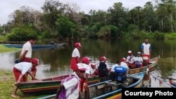 Anak-anak Papua berangkat sekolah. (Foto: GTP UGM)