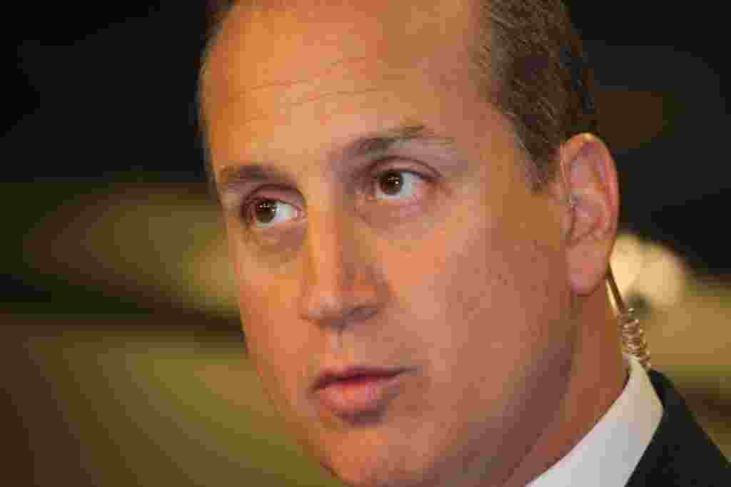 Mario Diaz-Balart visita la VOA