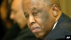 Festus Mogae, ketua Komisi Pemantauan dan Evaluasi Gabungan (JMEC).