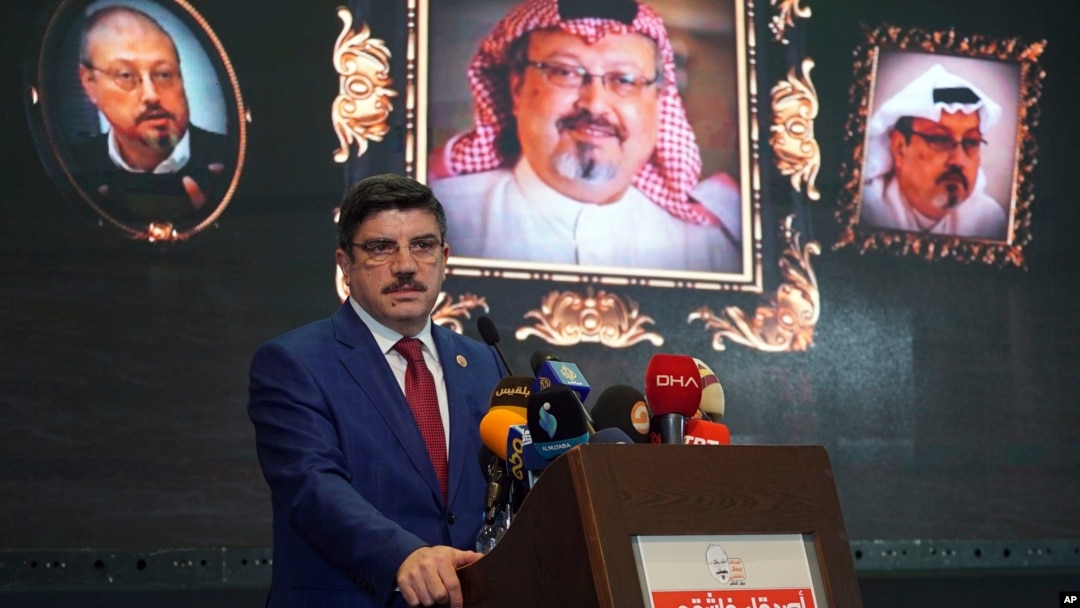 Jasin Aktaj, savetnik predsednika Turske Redžepa Tajipa Erdogana, na komemoraciji povodom 40 dana od smrti Džamala Kašogija, 11. novembra 2018. (Foto: AP/Neyran Elden)