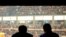 No tener los boletos para entrar al estadio no excusa para perderse un solo partido.