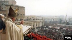 En 2005 se pidió la canonización por aclamación popular del pontífice, prohibida por el Vaticano.