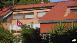 Ảnh chụp bên ngoài đại sứ quán Triều Tiên ở Rome, Ý