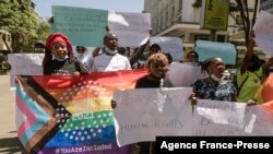 নাইরোবিতে দ্য কুইর রিপাবলিক কর্তৃক আয়োজিত একটি বিক্ষোভের সময় মানুষ নাইরোবি শহরের কেন্দ্রস্থলে মিছিল করে৷ ১৩ই জানুয়ারী, ২০২২, ছবি-সাইমন মাইনা/এএফপি