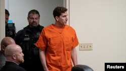 Bryan Kohberger (baju tahanan oranye), yang dituduh membunuh empat mahasiswa Universitas Idaho pada November 2022, hadir dalam persidangan di Pengadilan Distrik Latah County, negara bagian Idaho hari Kamis, 5 Januari 2023.