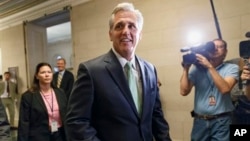 Kevin McCarthy se desempeñaba hasta ahora como “whip”, el tercer hombre en jerarquía que posee cada partido en ambas cámaras. 