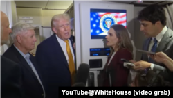 ولسمشر ټرمپ د ایرفورس ون په الوتکه کې د خبریالانو سره د خبرو پر مهال