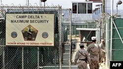 Dosjet e botuara nga Wikileaks sjellin në vëmendje Guantanamon