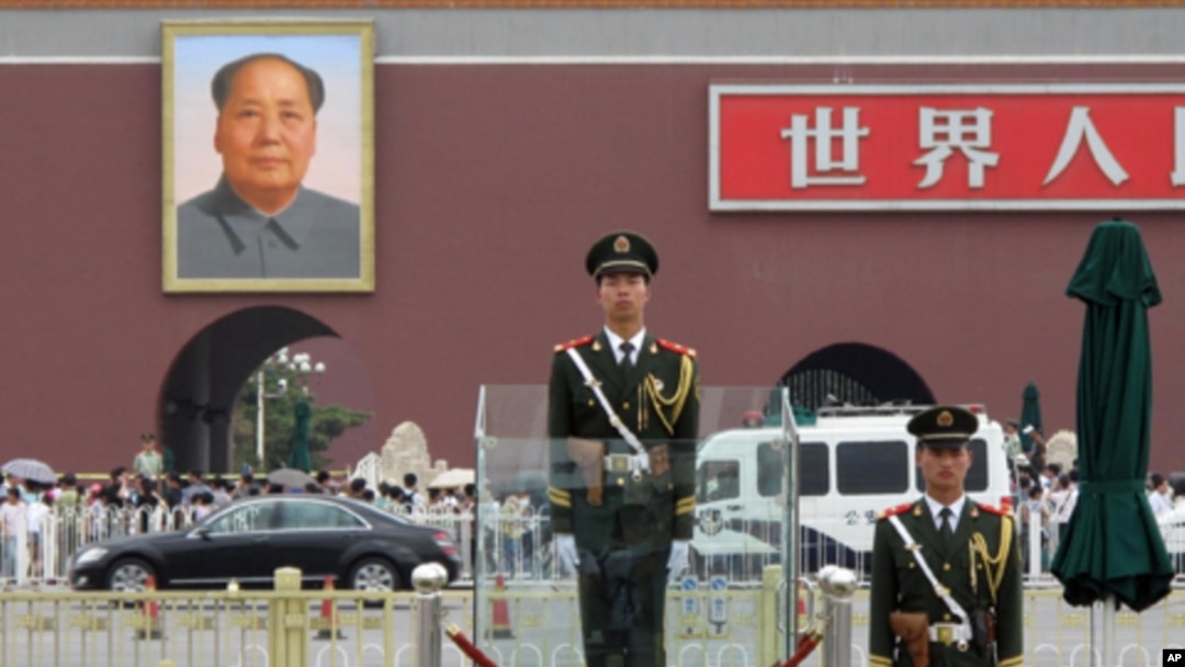北京在天安門採取嚴密保安措施。