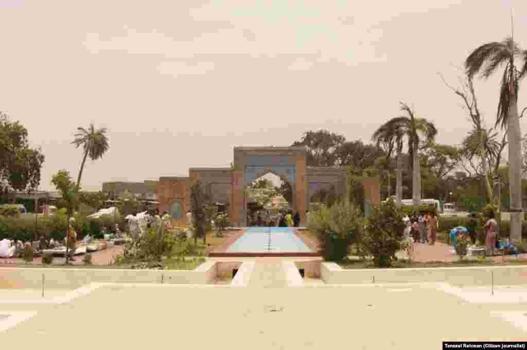شاہجہان مغل بادشاہ شاہجہان نے 1644 عیسوی میں تعمیر شروع کروائی