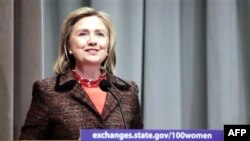 Ngoại trưởng Hoa Kỳ Hillary Clinton phát động 'Sáng kiến Phụ nữ 100: Đem lại sức mạnh cho Phụ nữ và Thiếu nữ qua Trao đổi Quốc tế'