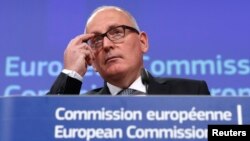 European Commission First Vice President Frans Timmermans gives a news conference in Brussels, Belgium Jan.13, 2016. 