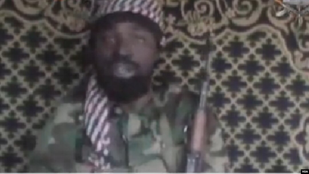Bidiyon da kungiyar Boko Haram ta fitar kwana kwanan nan inda ta yi ikirarin itace ta kai hari kan sanasnin Sojojin Mayakan Sama kusa da Maiduguri ya kunshi wasu hotuna masu tada hankali da za'a sa a ma'adanin hotuna.