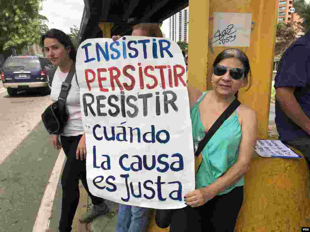 El gobierno de Nicolás Maduro ha descrito la migración de venezolanos como “normal” y niega que haya una crisis humanitaria en el país pese a las considerables evidencias que así lo indican. 