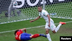  Islam Slimani dan wasan Algeria