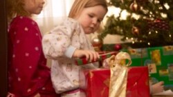 [생활 속 경제 찾기] 기념일과 선물