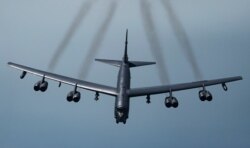 미 공군의 B-52H 전략폭격기.