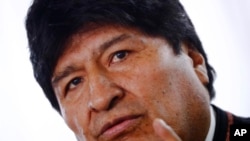 El expresidente boliviano Evo Morales, dijo en un comunicado el 16 de enero de 2020 que “convicción más profunda siempre ha sido la defensa de la vida y de la paz”.