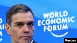 El primer ministro español, Pedro Sánchez, asiste a la 55ª reunión anual del Foro Económico Mundial (FEM) en Davos, Suiza, el 22 de enero de 2025. REUTERS