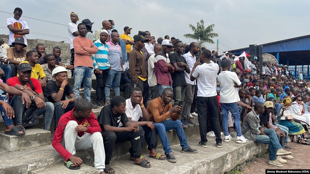Goma: Abaturage bitabiriye inama y'inyeshyamba za M23 yo gutangaza abayobozi bashya mu bice inyeshyamba zigaruriye muri Kivu ya ruguru.
Taliki 6/2/2025; Photo Jimmy Shukrani Bakomera 