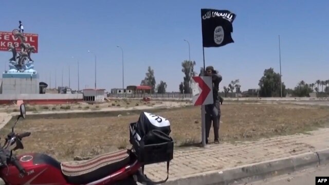 Imagen de un video de los yihadistas del Estado islámico durante la caída de Ramadi, en Irak.