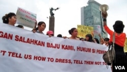 Demonstrasi anti kekerasan terhadap perempuan di Jakarta. (Foto: Dok)