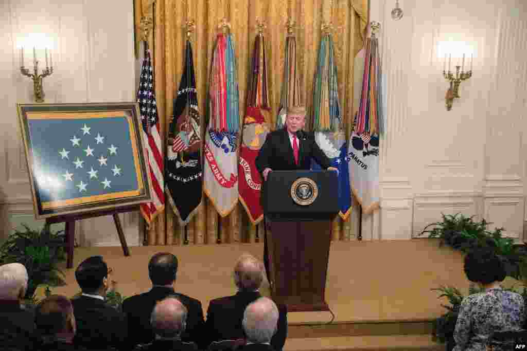 سخنرانی پرزیدنت ترامپ در کاخ سفید در جمع نظامیانی که پیشتر موفق به دریافت مدال افتخار شده اند.