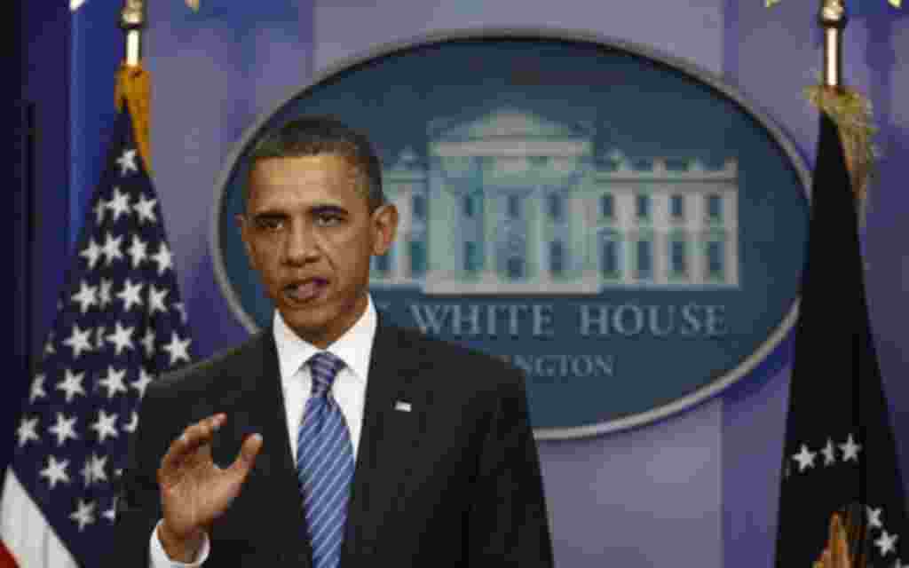 U.S. President Barack Obama speaks about his meeting with U.S. House Speaker John Boehner (R-OH) and Senate Majority leader Harry Reid (D-NV) to break the impasse over the budget in Washington April 7, 2011. REUTERS/Jim Young (UNITED STATES)
