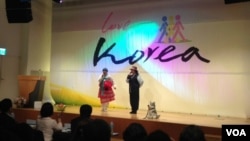 지난 24일 서울 을지로 페럼타워에서 '북한 사투리 노래자랑' 대회가 열렸다.