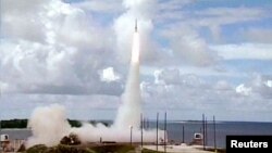 지난 2001년 미국 반덴버그 공군기지에서 실시한 미니트맨 대륙간탄도미사일 시험발사 장면.