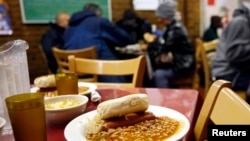 A lunch meal is served in a New York City soup kitchen (file photo).