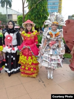 Kampanye pengelolaan sampah plastik melalui fashion di kalangan remaja. (Foto courtesy: KLHK)