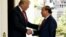 Tổng thống Trump đón Thủ tướng Việt Nam Nguyễn Xuân Phúc tới Nhà Trắng hôm 31/5.