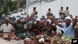 Wanawake wa Congo.(AP Photo/John Bompengo)